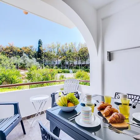 Superbe With Pool Apartament